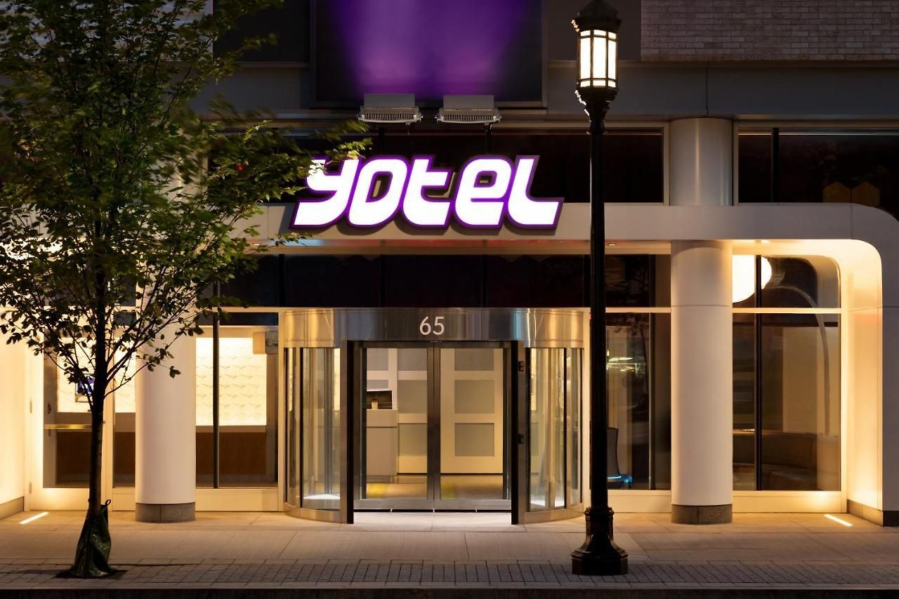 Yotel Hotel 4*
