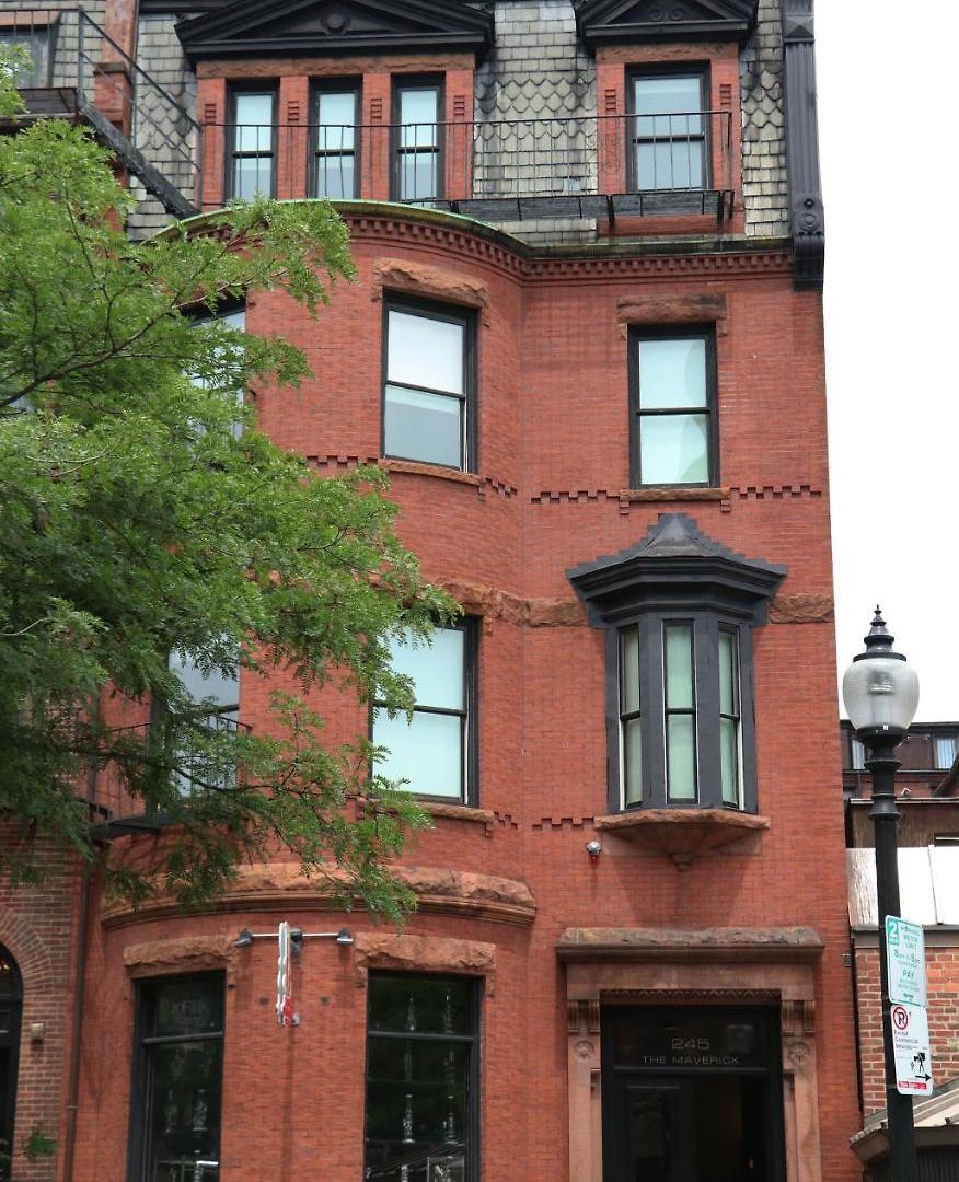 Stylish Newbury Street Studio, #4 Boston