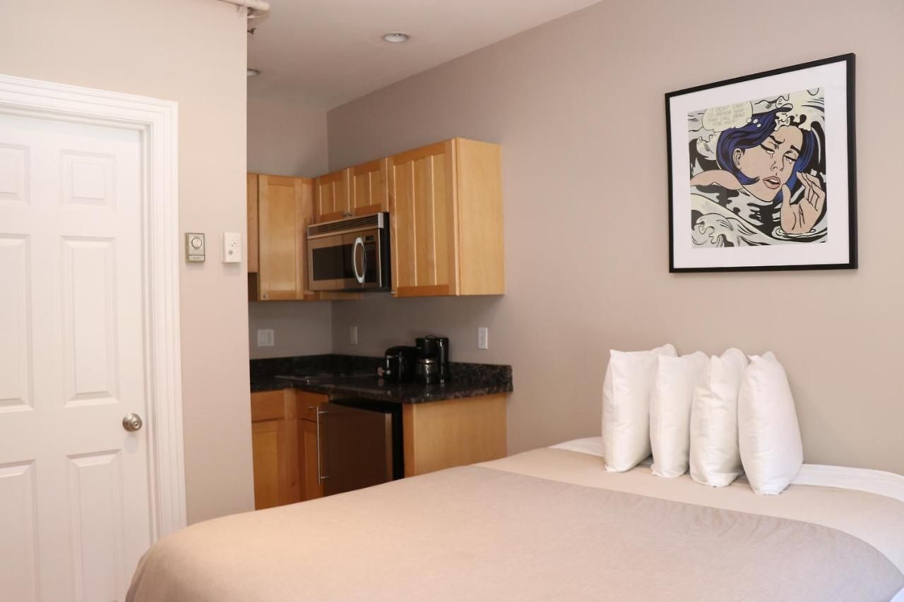 Apartment Stylish Downtown In The South End, C. Ave #1 *