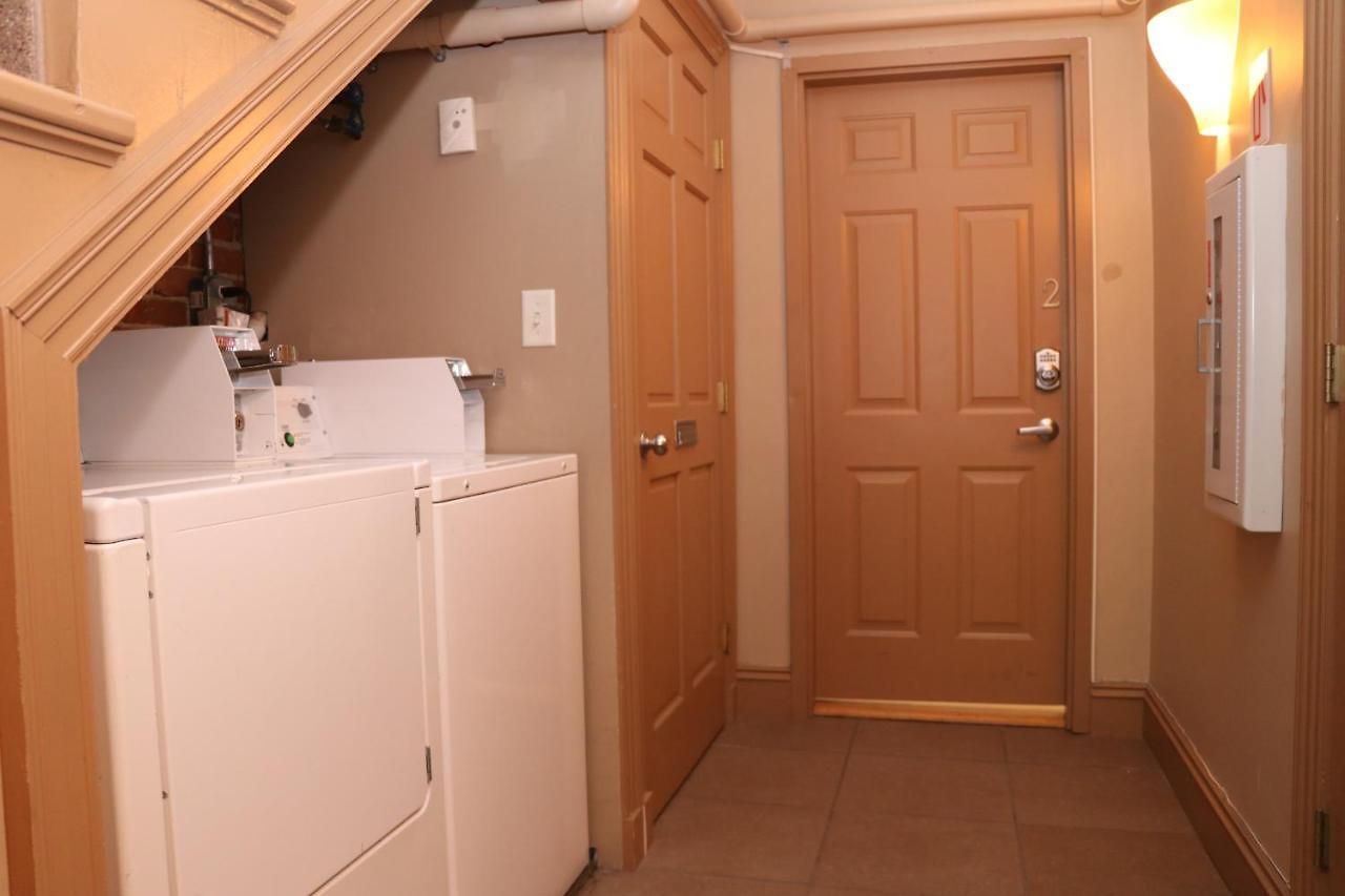 Apartment Charming In Brownstone, #6 Boston