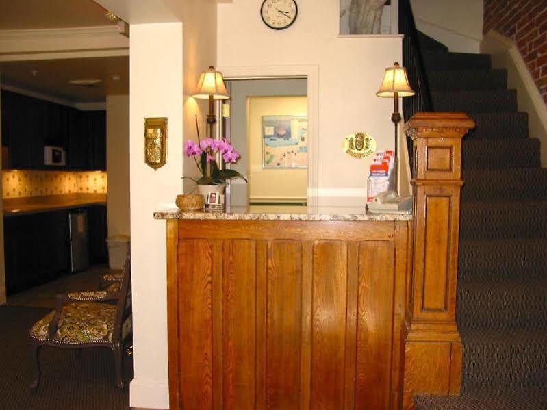 Guest house Oasis Boston