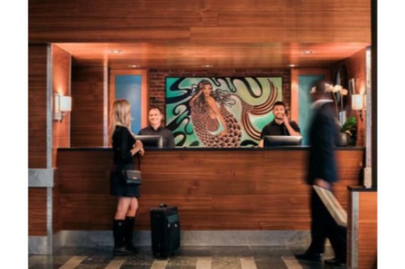Harborside Hotel 3*