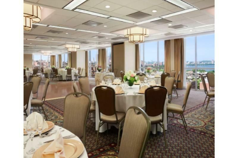 Wyndham Beacon Hill Hotel 4*