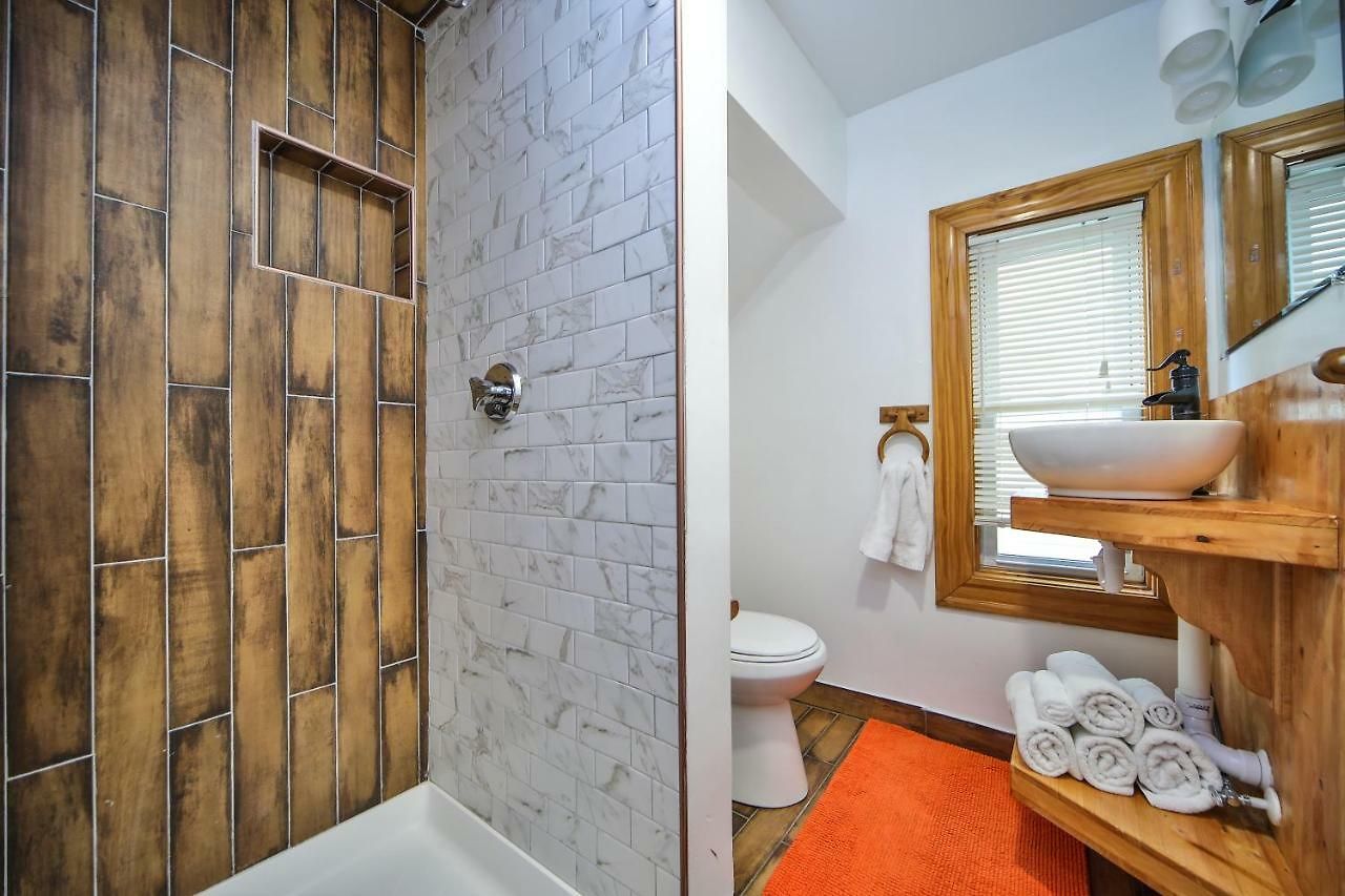 Sweet Retreat W/grill Parking Guest house *