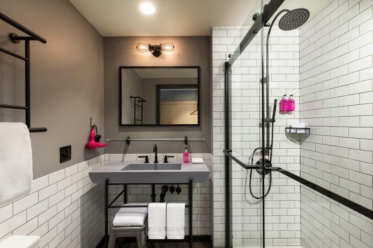 Moxy Downtown 3* Boston