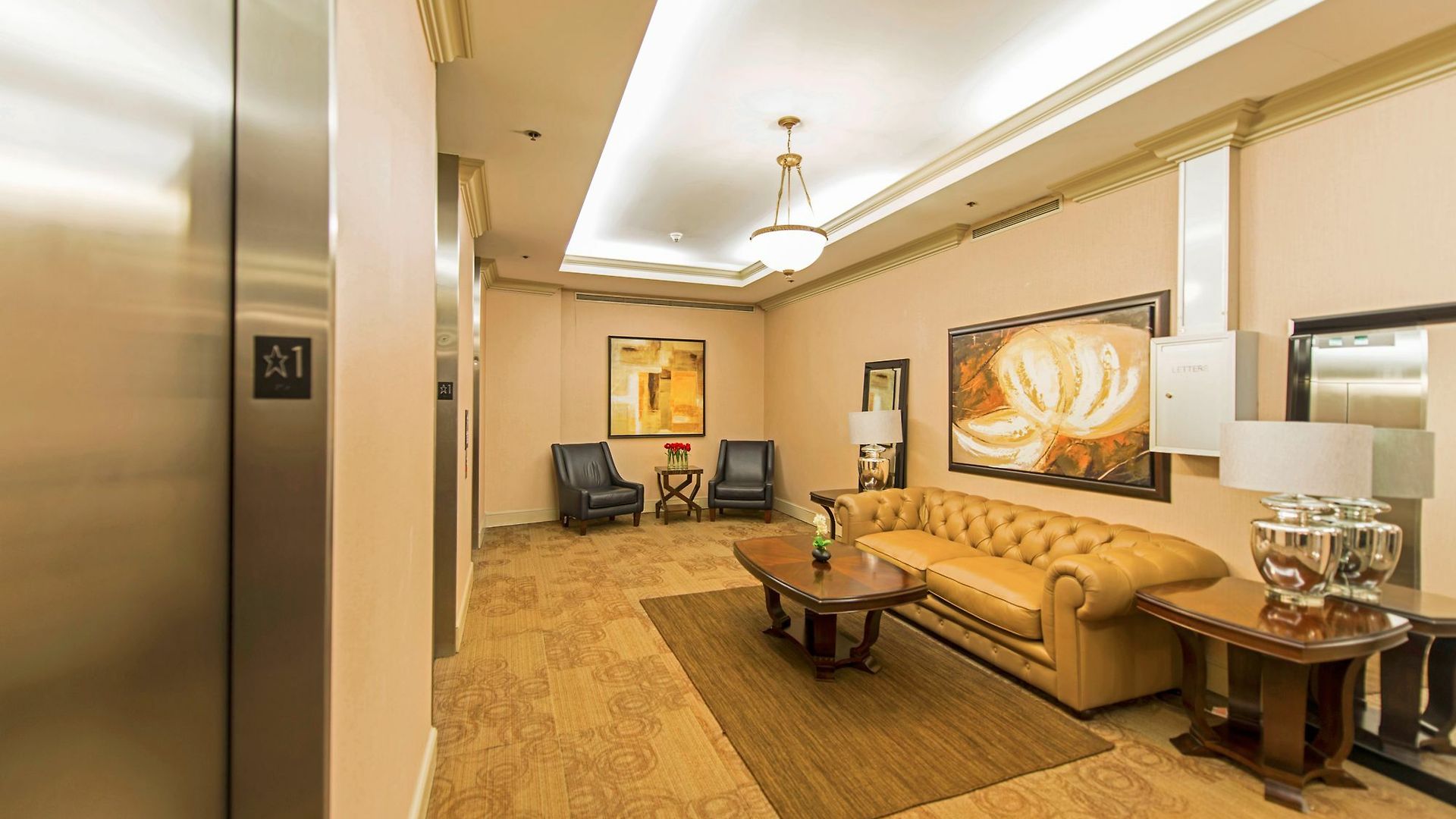 Oakwood At One India Street Apartment *