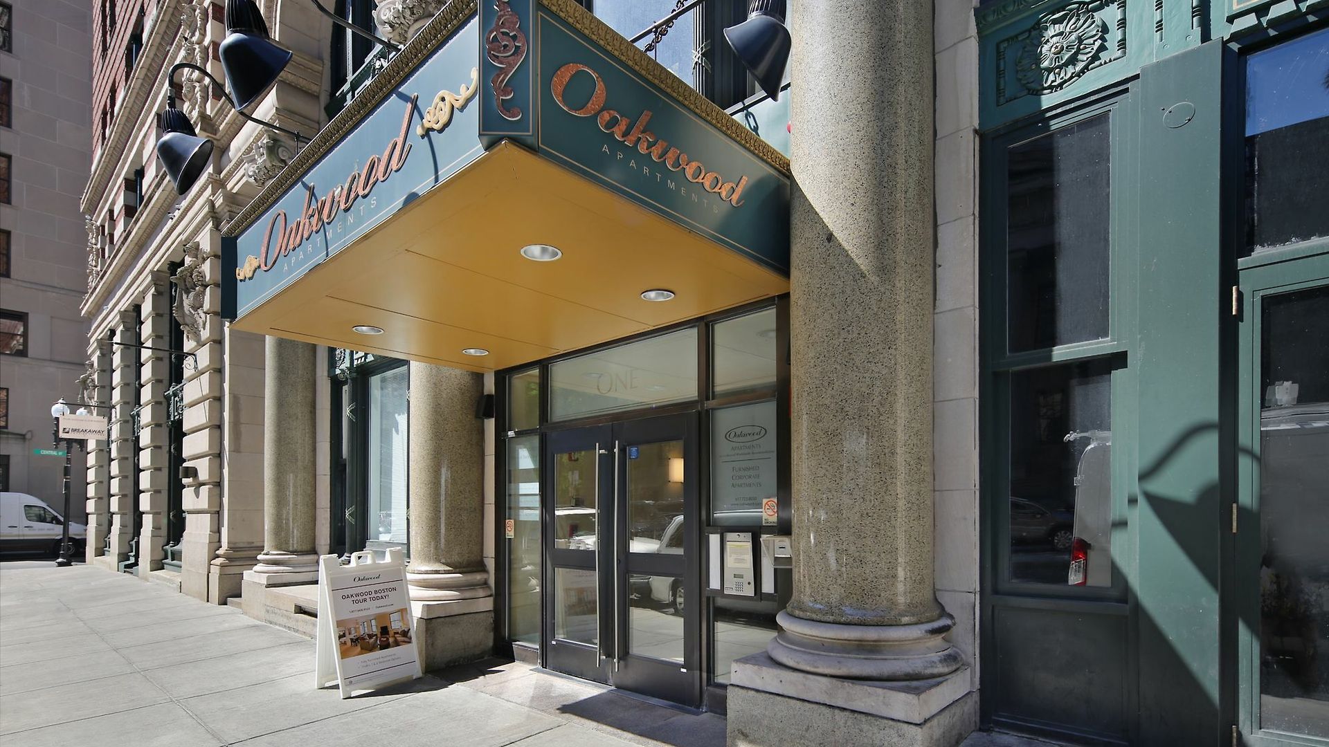 Oakwood At One India Street Apartment *