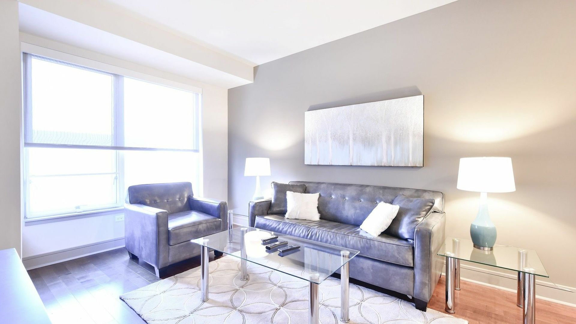 Global Luxury Downtown Apartment