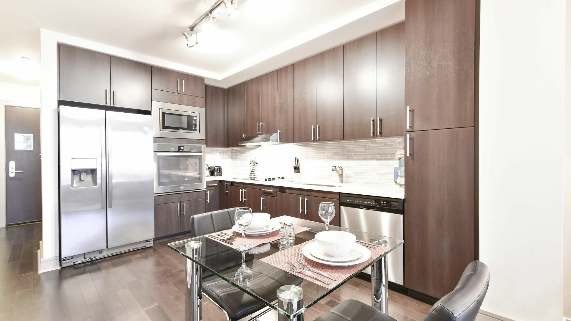Global Luxury Downtown *