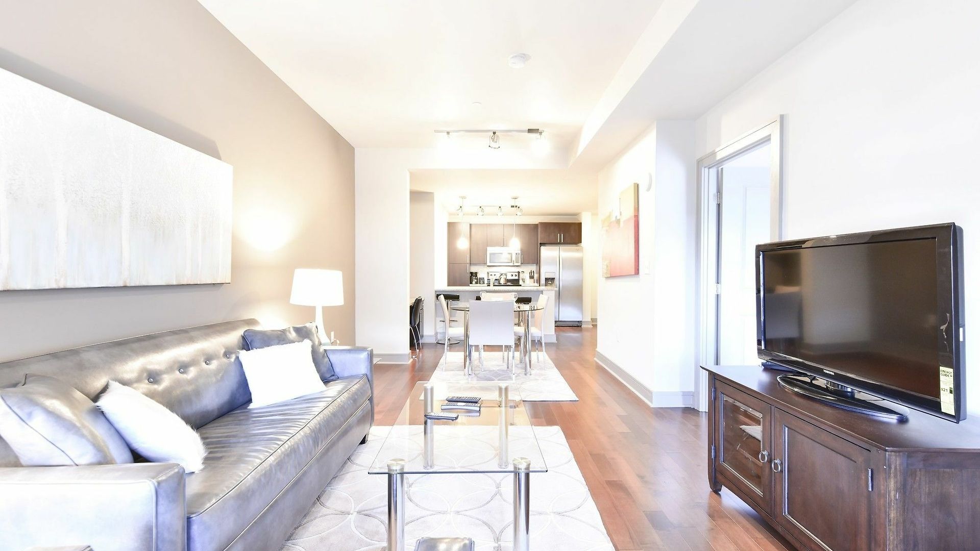 Global Luxury Downtown Apartment