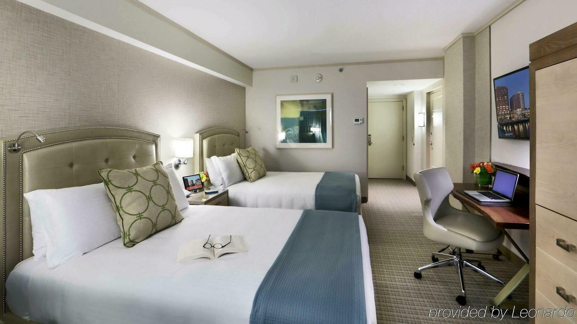 Seaport 4*