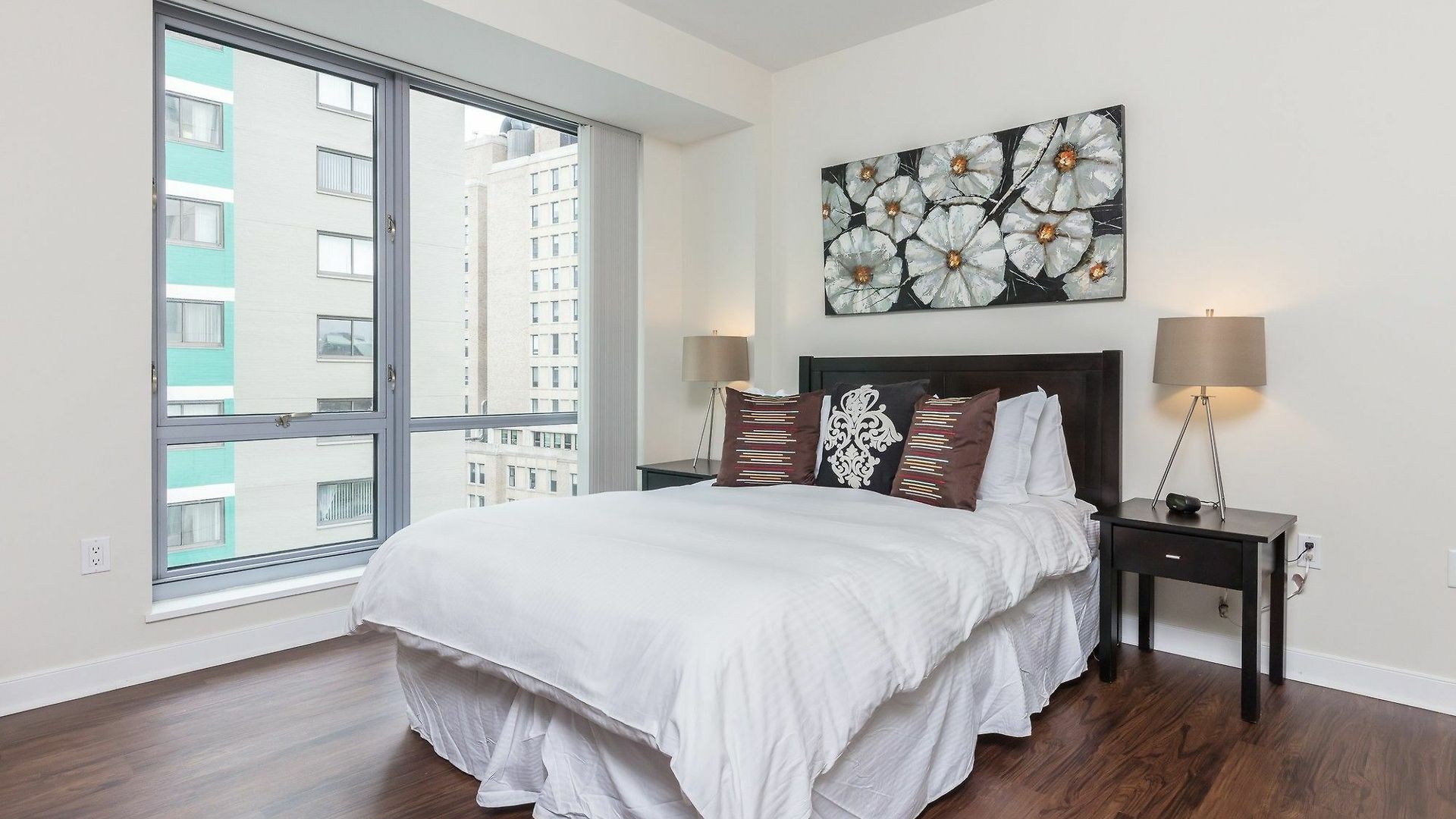 Global Luxury At West End Hotel