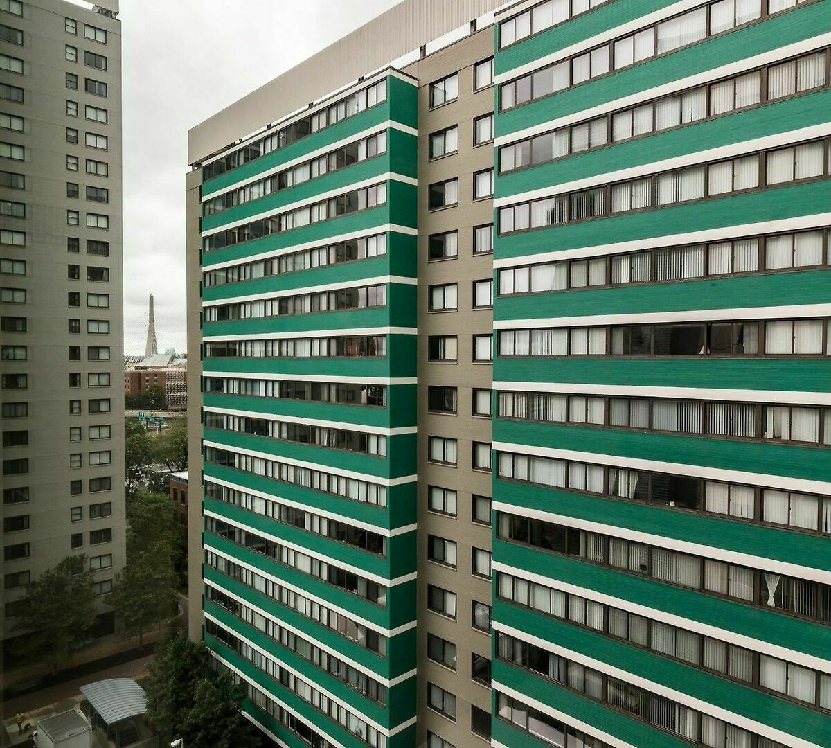 Global Luxury At West End