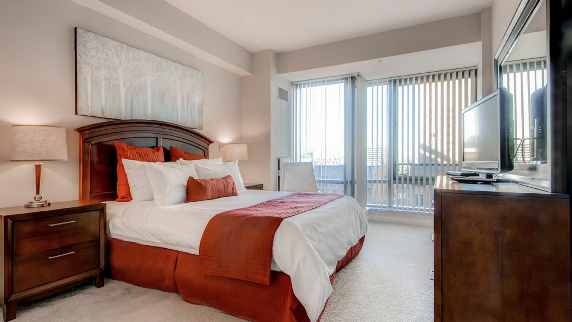 Global Luxury At West End *