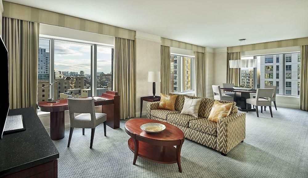 Hotel The Ritz-carlton,