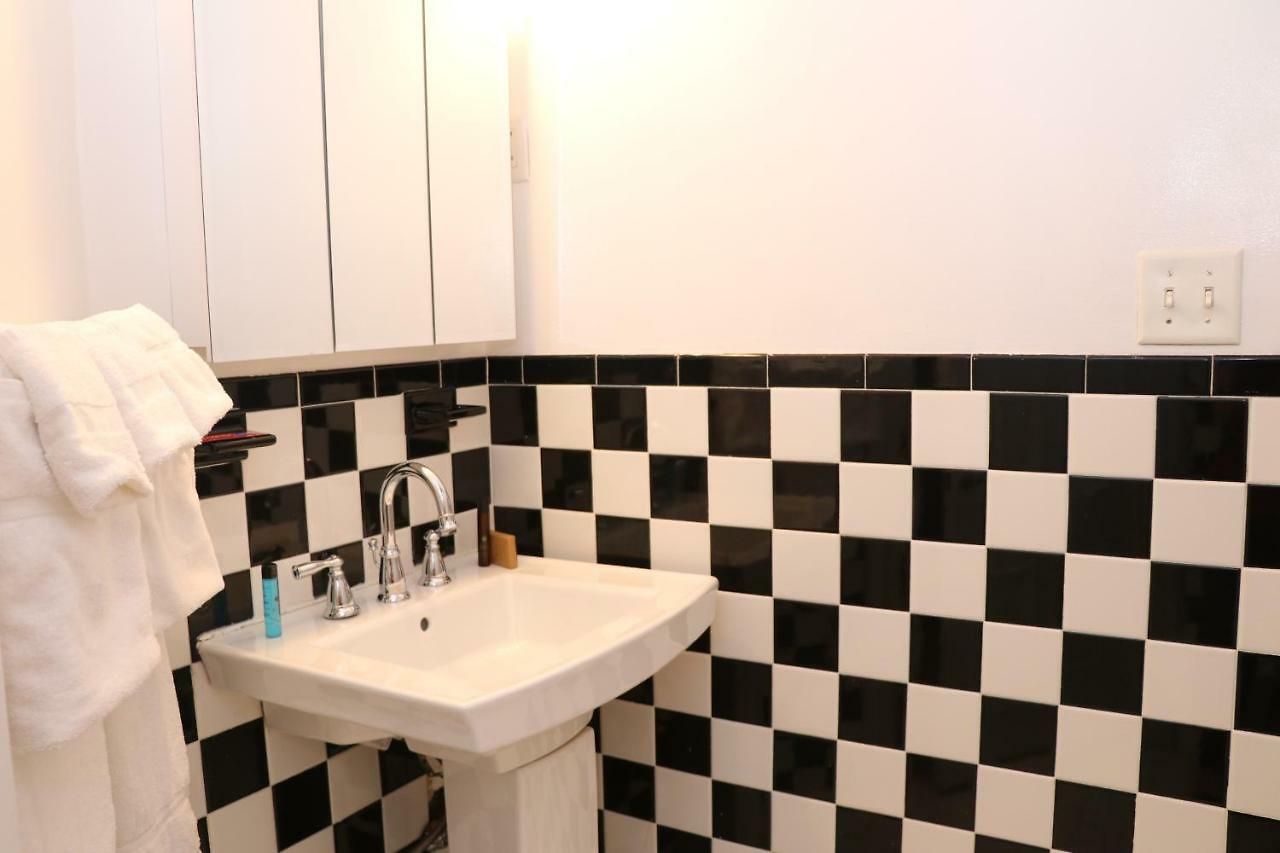 Beautiful 2bedroom In The South End - Ground Level Unit *