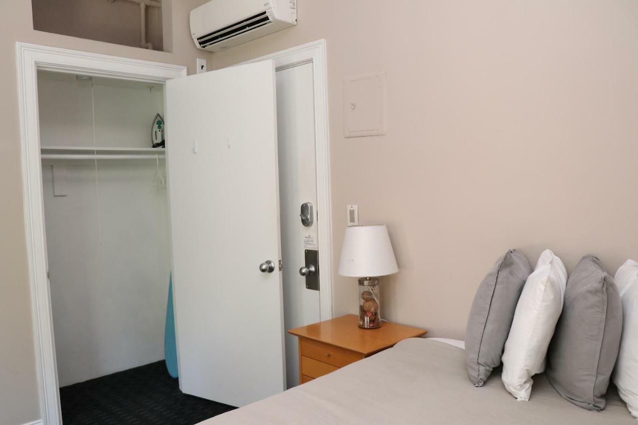 Stylish Downtown Studio, #32 Apartment