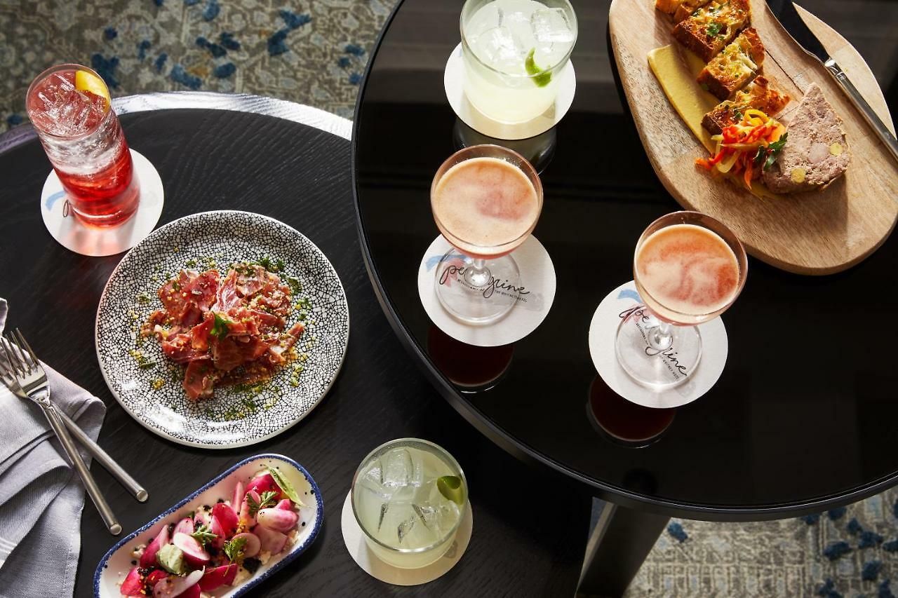 The Whitney Hotel 5*