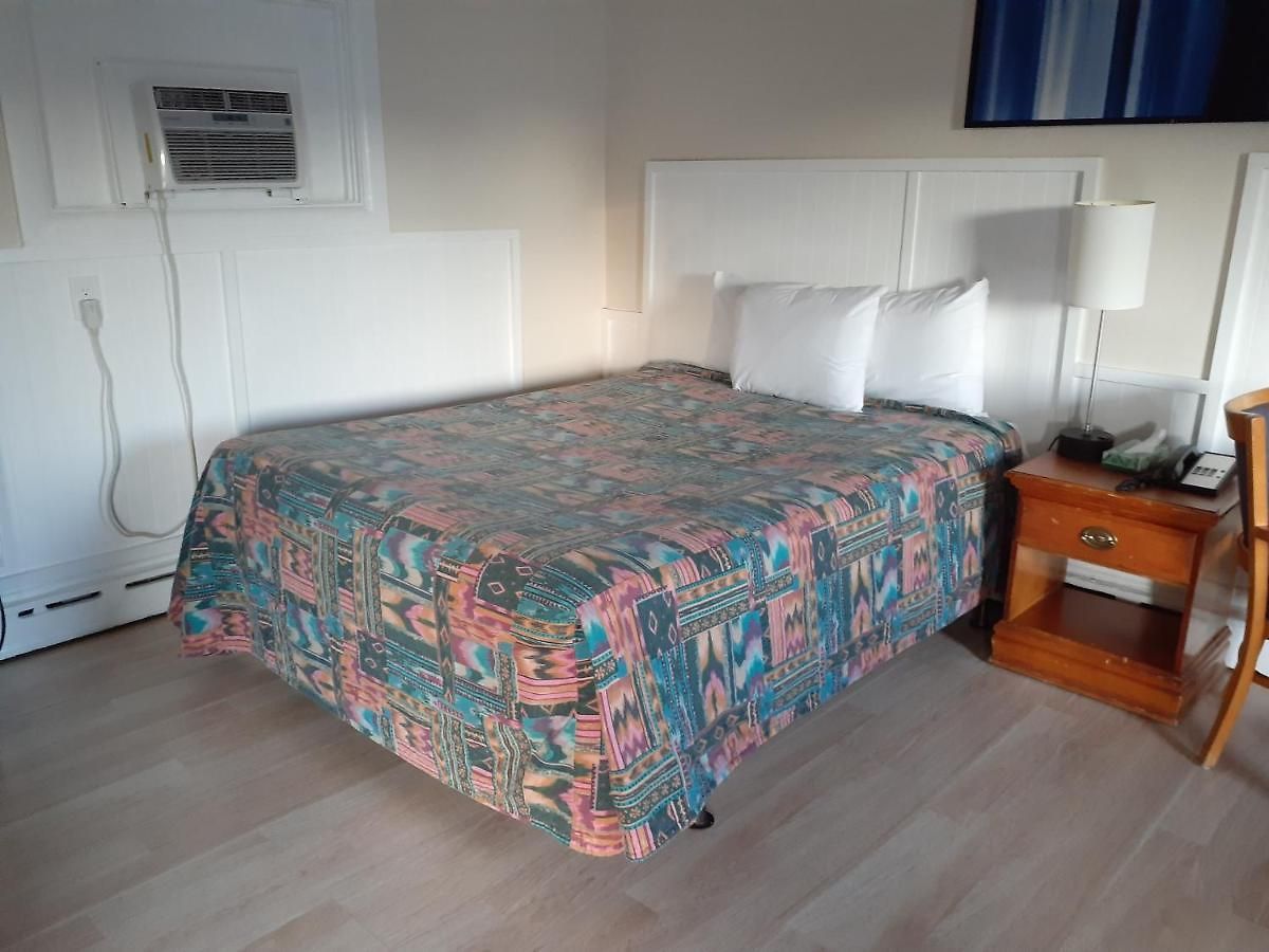 Town Line Motel