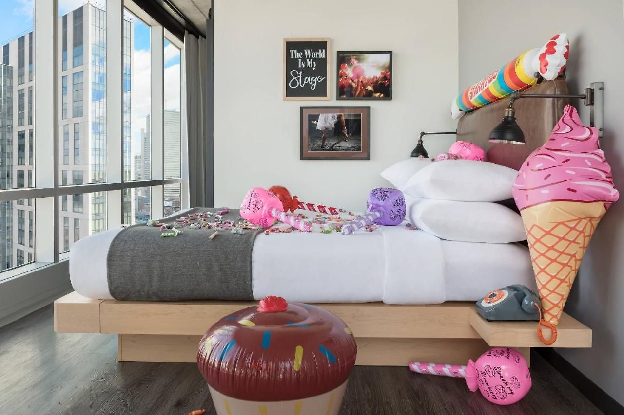 Hotel Moxy Downtown Boston
