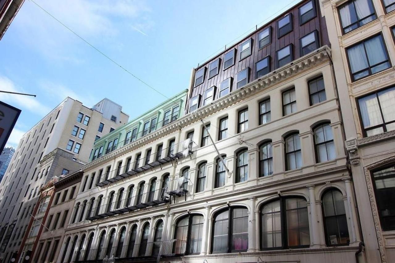 Temple Place Apartment *