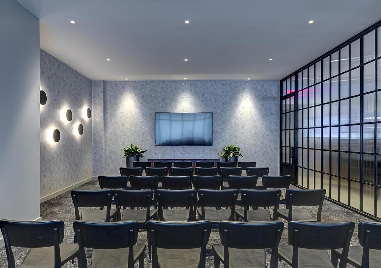 Hotel The Colonnade 4*