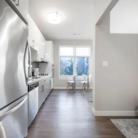 Global Luxury East Apartment Boston