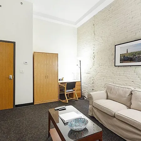 Studio Ready 4 Students & Traveling Professionals! 310 *