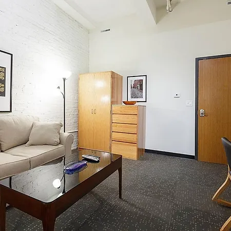 Studio Ready 4 Students & Traveling Professionals! 310 *