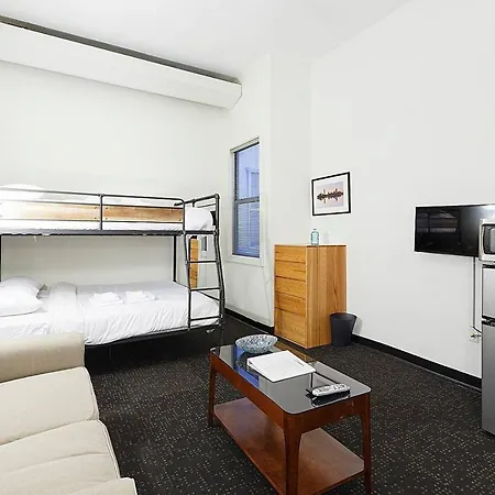 Studio Ready 4 Students & Traveling Professionals! 310 Apartment