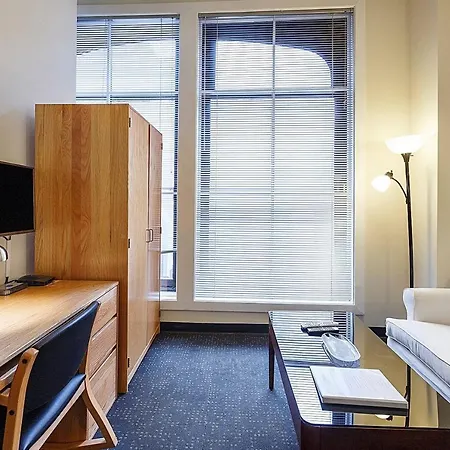 Studio Ready 4 Students & Traveling Professionals! 310 Apartment *