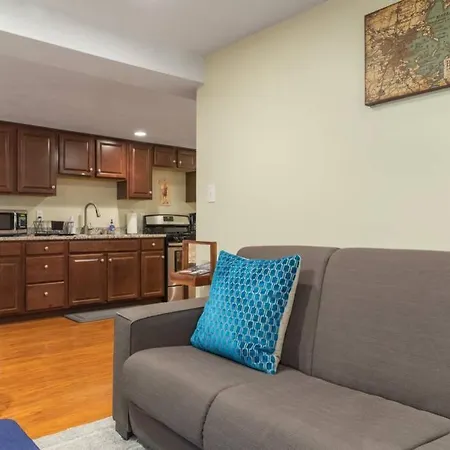 Apartment Parking - Private Entrance - King Beds *