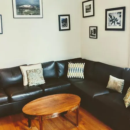 2 Bedroom In Jamaica Plain With Parking Apartment *
