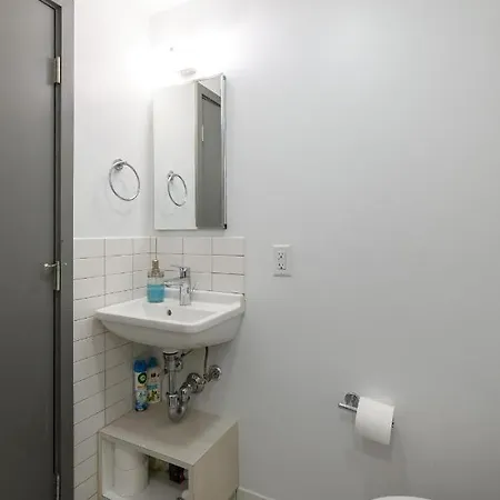 Apartment Small Fully Equipped Contemporary Near Mgh Boston