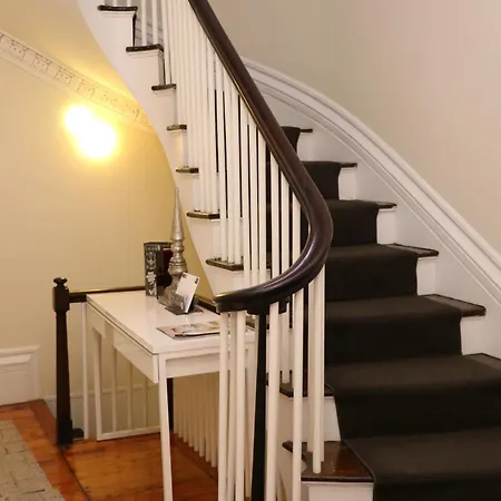 Charming & Stylish On Beacon Hill #3