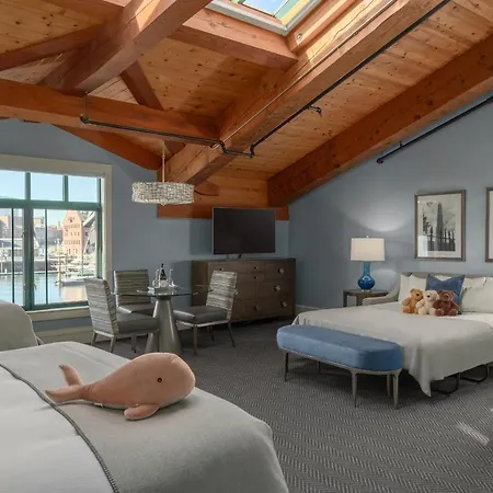 Yacht Haven Inn