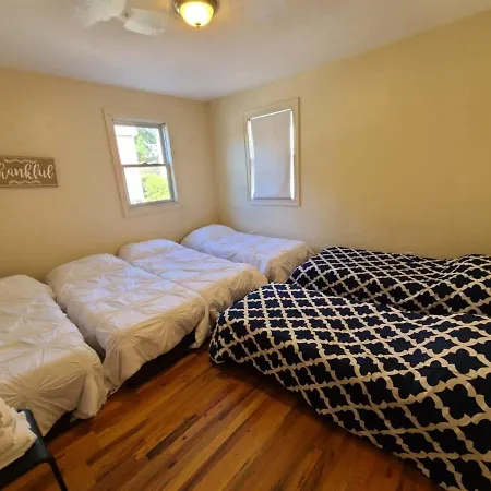 Private Bedroom Near Guest house *