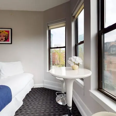 Centrally Located In The Southend, #25 Aparthotel