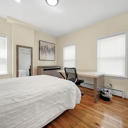 Apartment Newly Renovated 2br1ba At The *