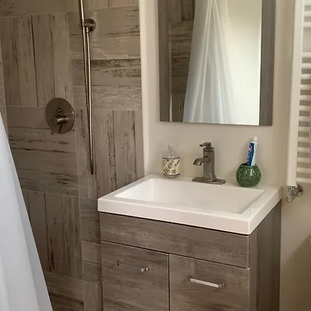 Beautiful 2-bedroom, 2-bath Townhouse *
