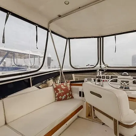2br Spacious & Comfy 43' Yacht - Heat & Ac - On The Freedom Trail - Nights Sleep