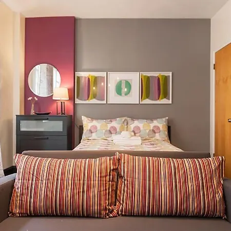 Downtown Apt, Lots Of Natural Light