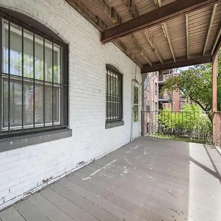 Newly Renovated 2br1ba At The