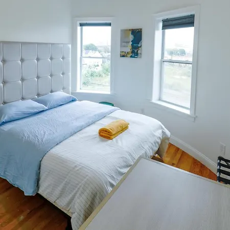4br 1,5bh Comfy Newly Renovated Apartment *