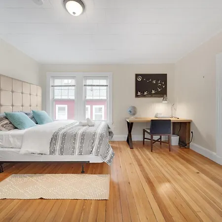 5br 2bh Bright & Spacious In Brighton Boston
