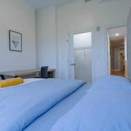4br 1,5bh Comfy Newly Renovated Apartment *