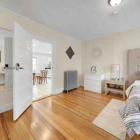 Apartment 5br 2bh Bright & Spacious In Brighton Boston