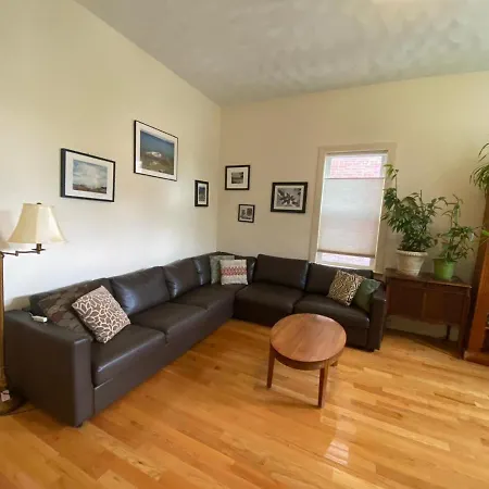 2 Bedroom In Jamaica Plain With Parking Apartment