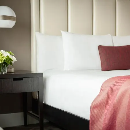 Commonwealth 5* Boston