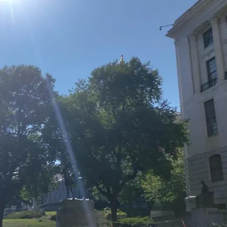 2 Bedroom In Jamaica Plain With Parking Apartment